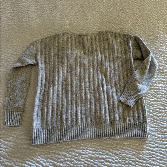 Gap V neck - Picture 2 of 3